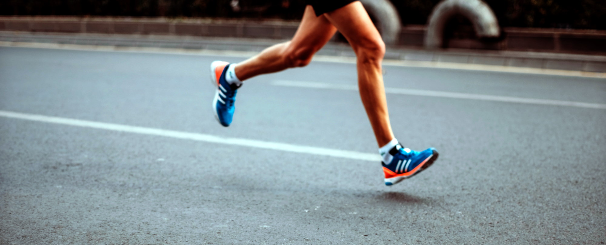 legs-running-marathon